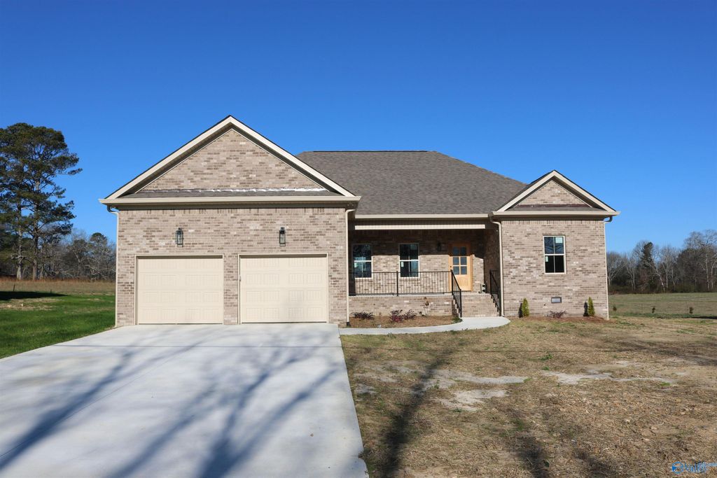 1039 Shoal Creek Road, Arab, AL 35016