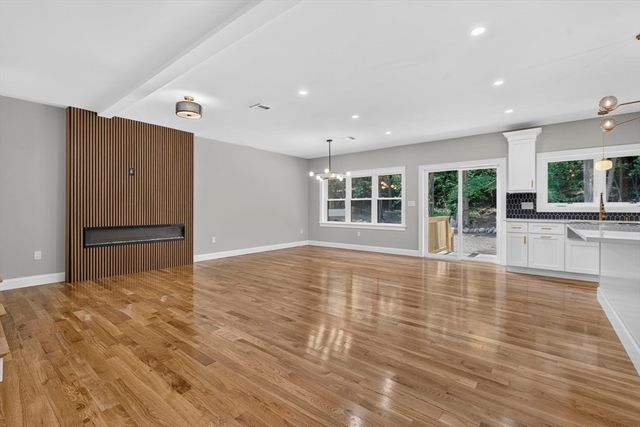 27 Rollins B, Groveland, MA 01834