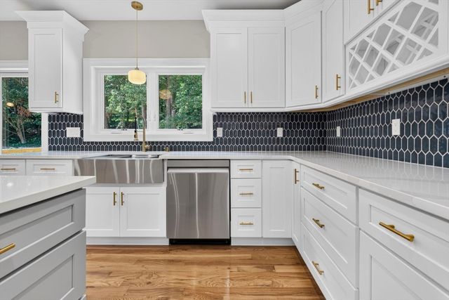 27 Rollins B, Groveland, MA 01834