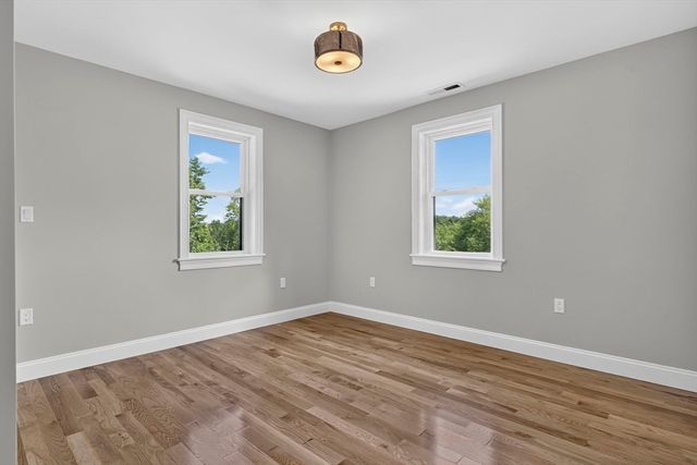 27 Rollins B, Groveland, MA 01834