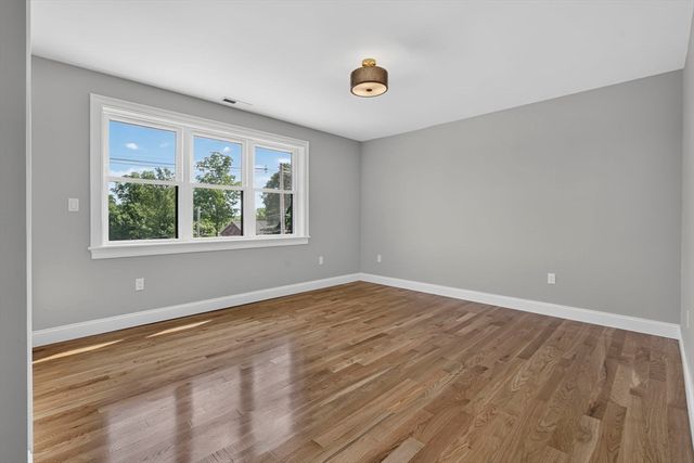 27 Rollins B, Groveland, MA 01834