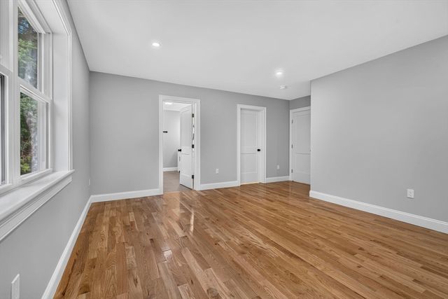 27 Rollins B, Groveland, MA 01834