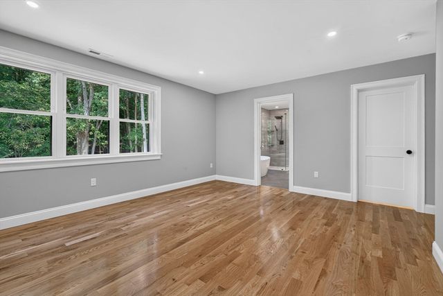 27 Rollins B, Groveland, MA 01834