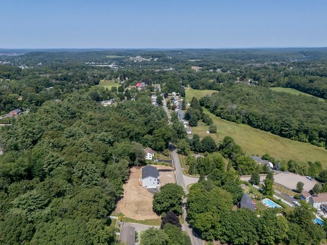 27 Rollins B, Groveland, MA 01834