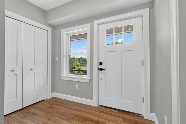 27 Rollins B, Groveland, MA 01834