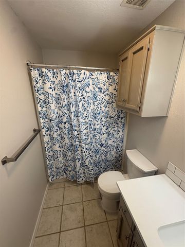 904 N Austin Street, Denton, TX 76201