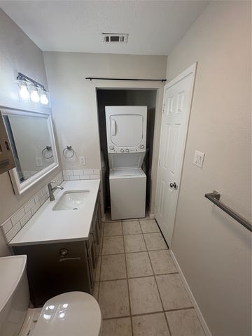 904 N Austin Street, Denton, TX 76201