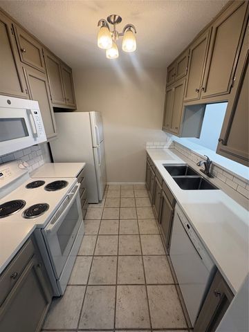 904 N Austin Street, Denton, TX 76201