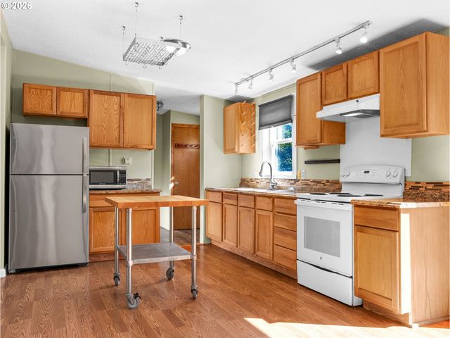 44176 HIGHWAY 30, Astoria, OR 97103