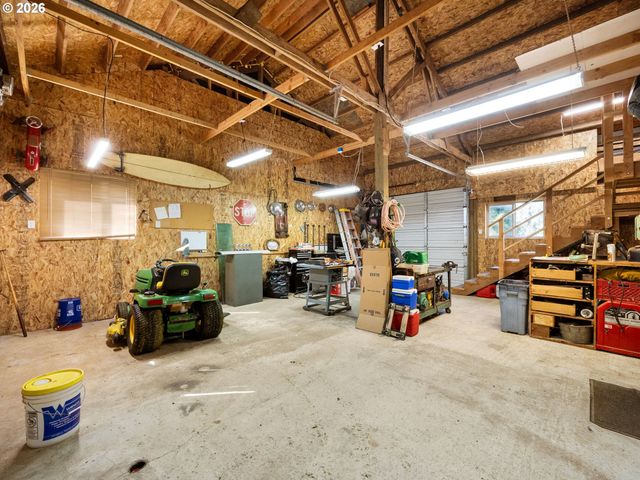 44176 HIGHWAY 30, Astoria, OR 97103