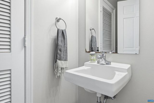 262 VILLAGE DR, Madison, VA 22727