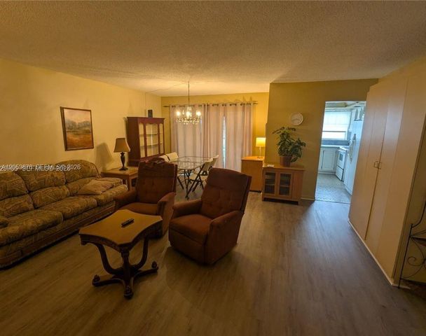 4047 NW 16 403 403, Lauderhill, FL 33313