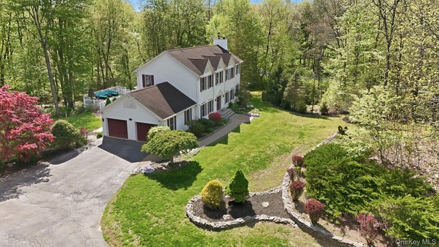 28 Sassinoro Drive, Putnam Valley, NY 10579