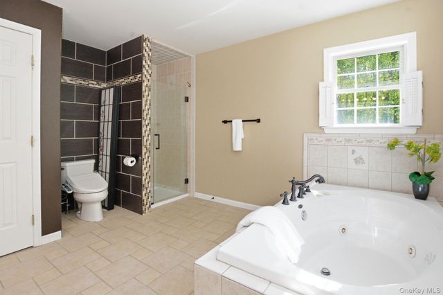 28 Sassinoro Drive, Putnam Valley, NY 10579
