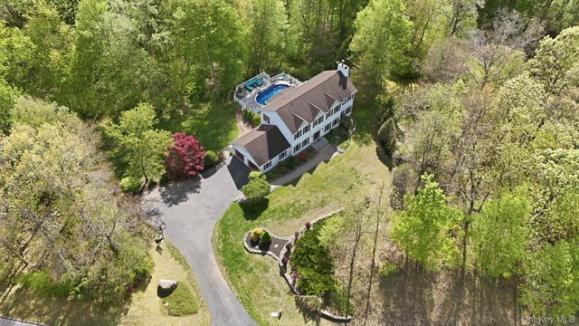 28 Sassinoro Drive, Putnam Valley, NY 10579