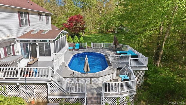 28 Sassinoro Drive, Putnam Valley, NY 10579