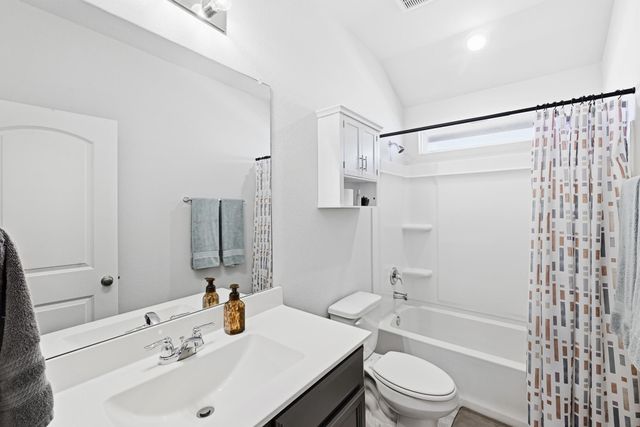 2033 Winston WAY, Leander, TX 78641