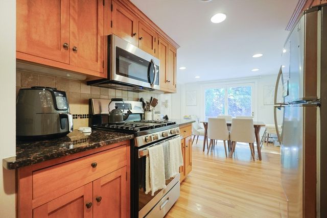 26B Plesant St B, Wellesley, MA 02482