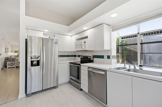 50 PELICAN PLACE 50, Clearwater, FL 33756