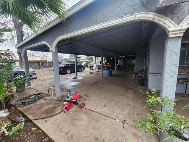 1118 E Harding Rd, Turlock, CA 95380