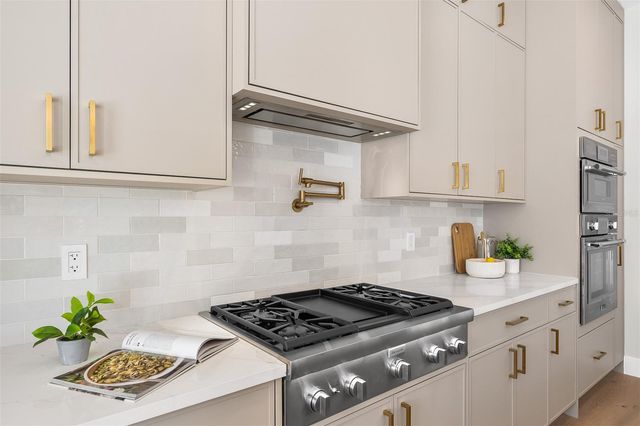 1326 W NEW HAMPSHIRE STREET, Orlando, FL 32804