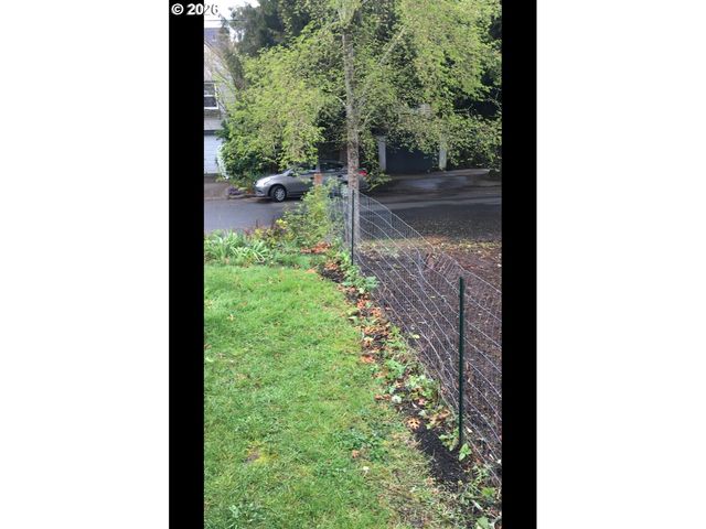 0 Ne FLANDERS St, Portland, OR 97232