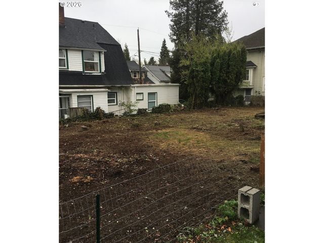 0 Ne FLANDERS St, Portland, OR 97232