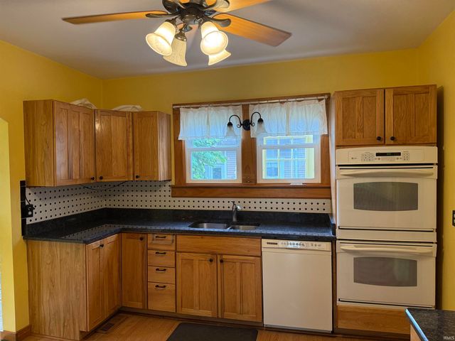 225 S Franklin Street, Knightstown, IN 46148