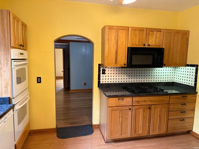 225 S Franklin Street, Knightstown, IN 46148