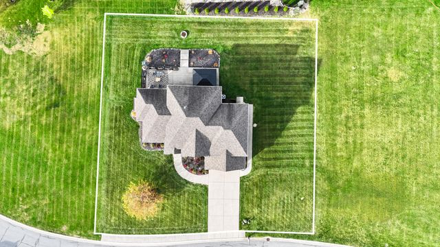 99 Bergamo Lane, Crown Point, IN 46307