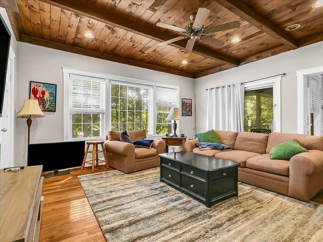 2 Lexington St, Woburn, MA 01801