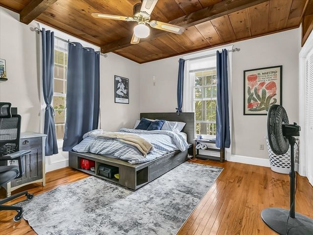 2 Lexington St, Woburn, MA 01801