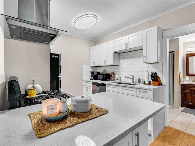 2 Lexington St, Woburn, MA 01801