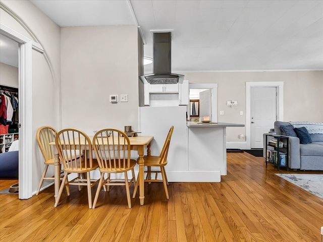 2 Lexington St, Woburn, MA 01801
