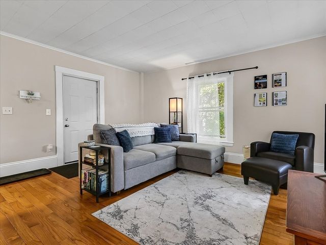 2 Lexington St, Woburn, MA 01801