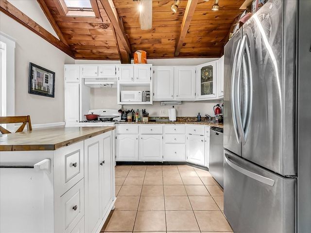 2 Lexington St, Woburn, MA 01801