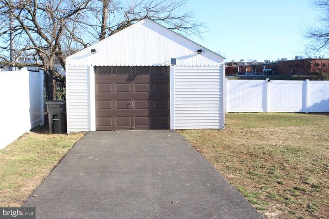 22 FARRELL AVE, Trenton, NJ 08618