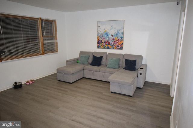 22 FARRELL AVE, Trenton, NJ 08618