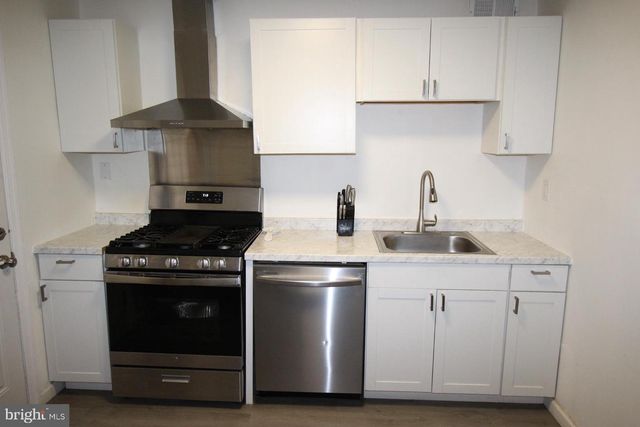 22 FARRELL AVE, Trenton, NJ 08618