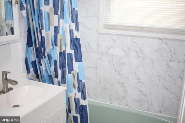 22 FARRELL AVE, Trenton, NJ 08618