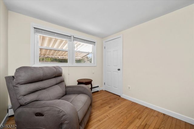 8 Fern Ave, Hamburg Boro, NJ 07419