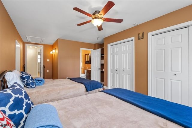 8 Fern Ave, Hamburg Boro, NJ 07419