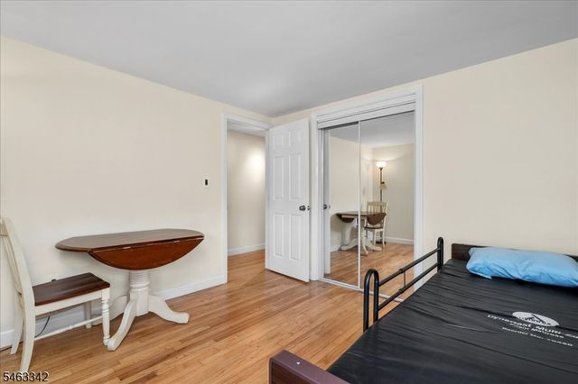 8 Fern Ave, Hamburg Boro, NJ 07419