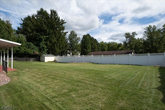 8 Fern Ave, Hamburg Boro, NJ 07419