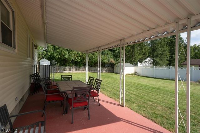8 Fern Ave, Hamburg Boro, NJ 07419