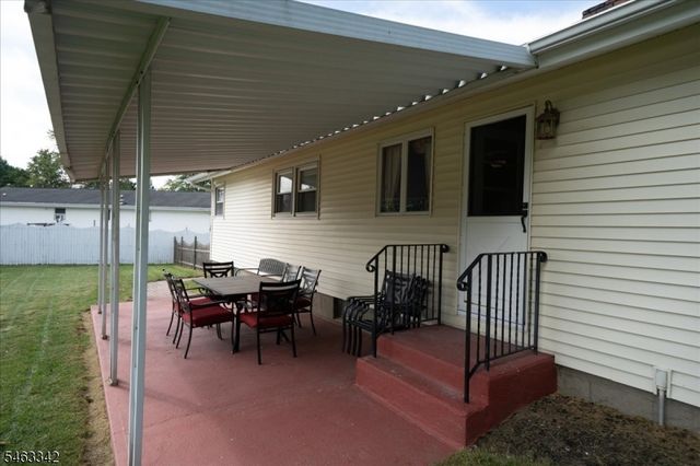 8 Fern Ave, Hamburg Boro, NJ 07419
