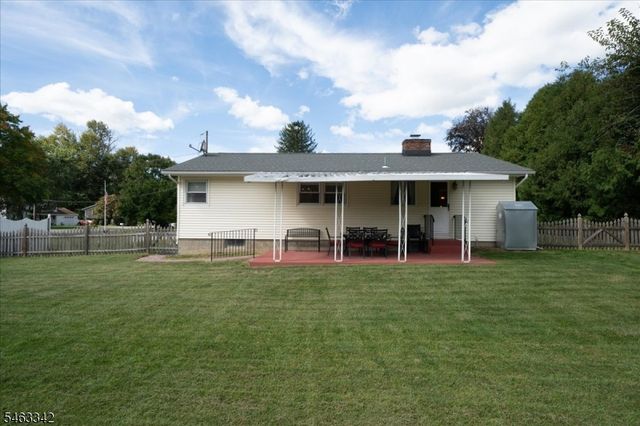 8 Fern Ave, Hamburg Boro, NJ 07419