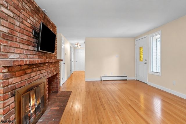 8 Fern Ave, Hamburg Boro, NJ 07419