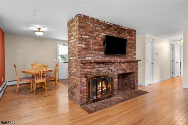 8 Fern Ave, Hamburg Boro, NJ 07419