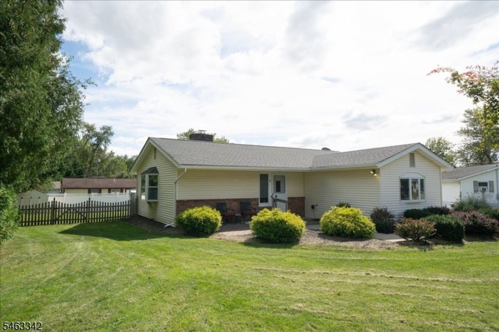 8 Fern Ave, Hamburg Boro, NJ 07419 — photo 3